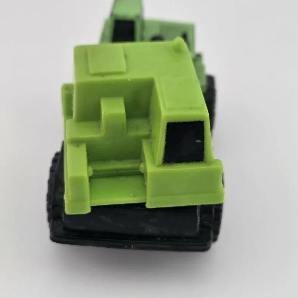 Vintage 1994 Tonka Corp. ~ Green/Black Truck Crane Diecast/Plastic No Boom.  02